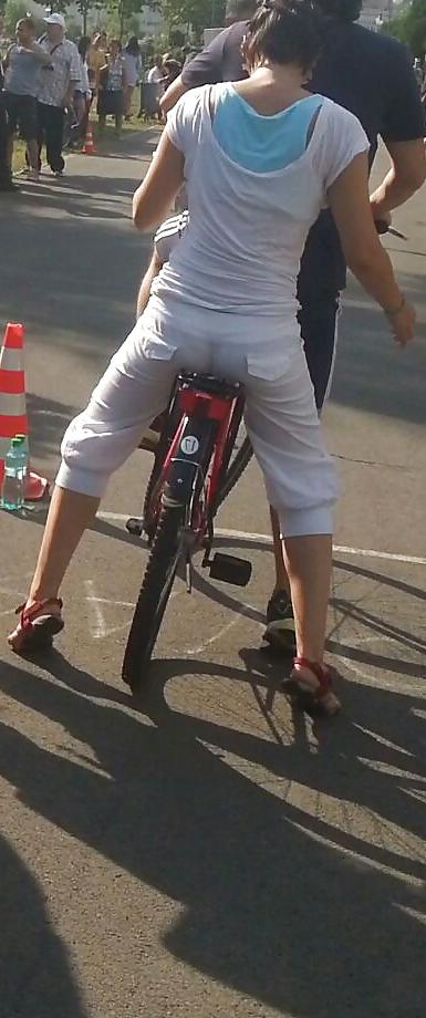 25P Spy sexy women in bicycle romanian