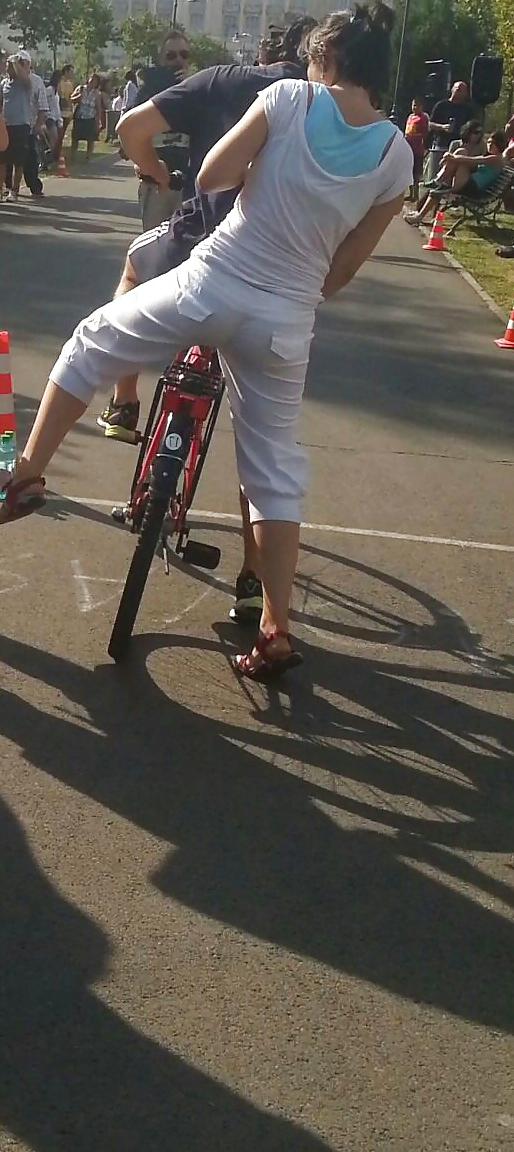 25P Spy sexy women in bicycle romanian