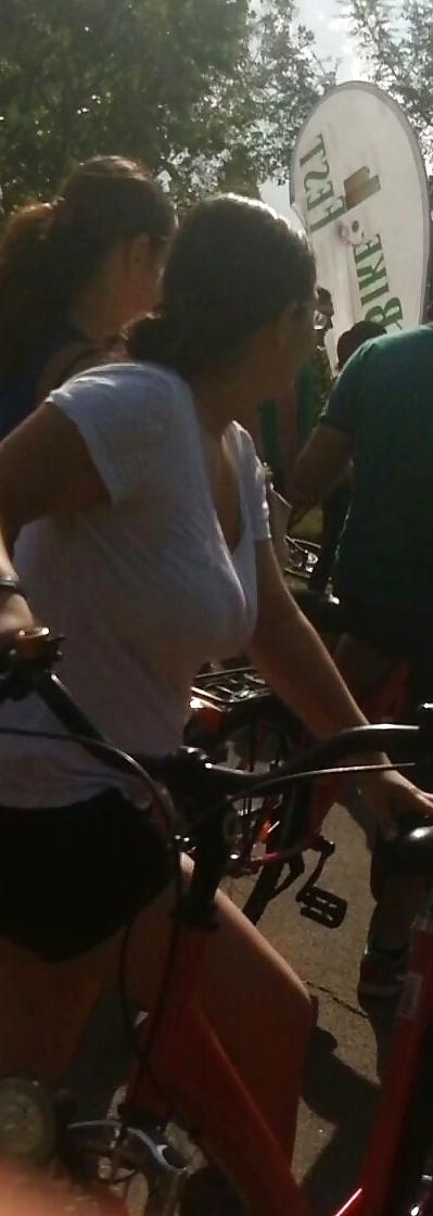25P Spy sexy women in bicycle romanian