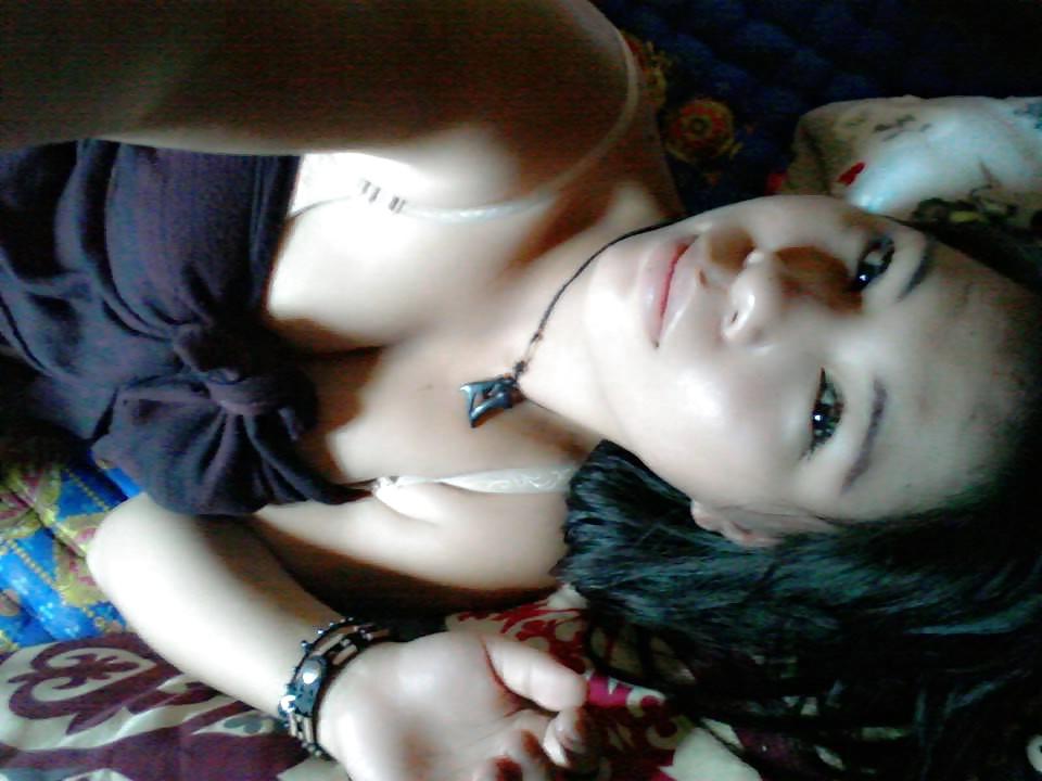 21P Dinda Que Indonesian