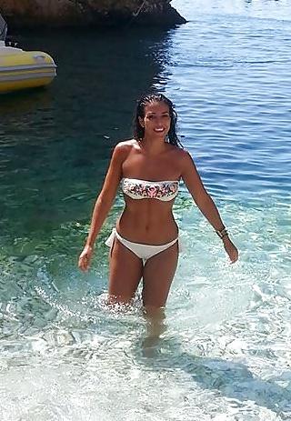 25P More bikini babes