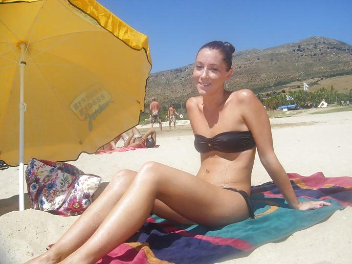 25P More bikini babes