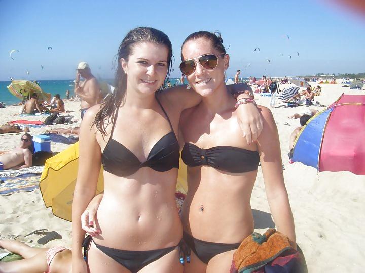 25P More bikini babes