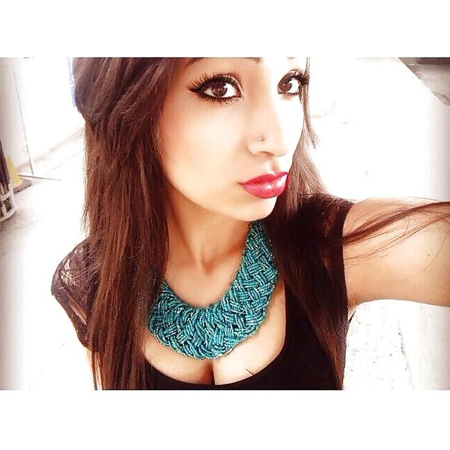 25P Sexy Indian & Paki Women