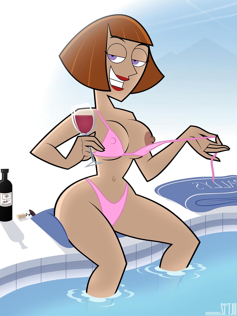 24P Cartoons Milfs Flashing