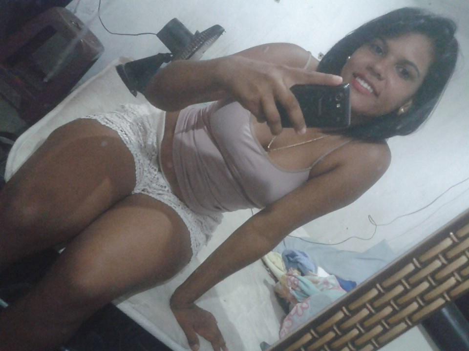 6P Ebony Girl