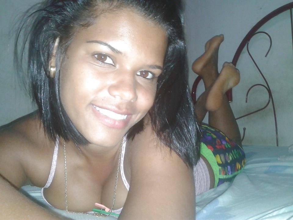 6P Ebony Girl