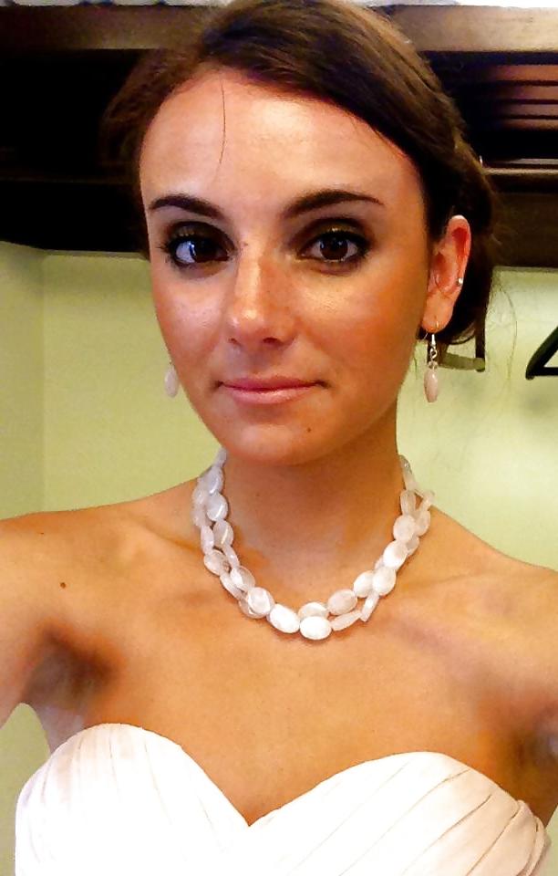 25P Hot amateur babes all dressed up and looking hot
