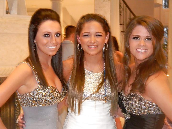 25P Hot amateur babes all dressed up and looking hot