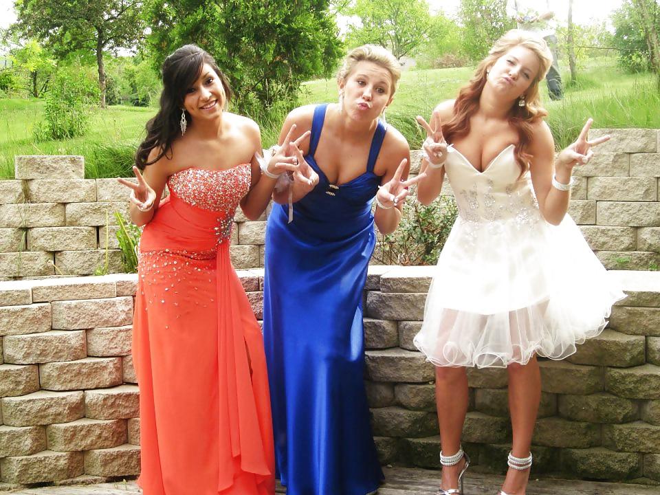 25P Hot amateur babes all dressed up and looking hot