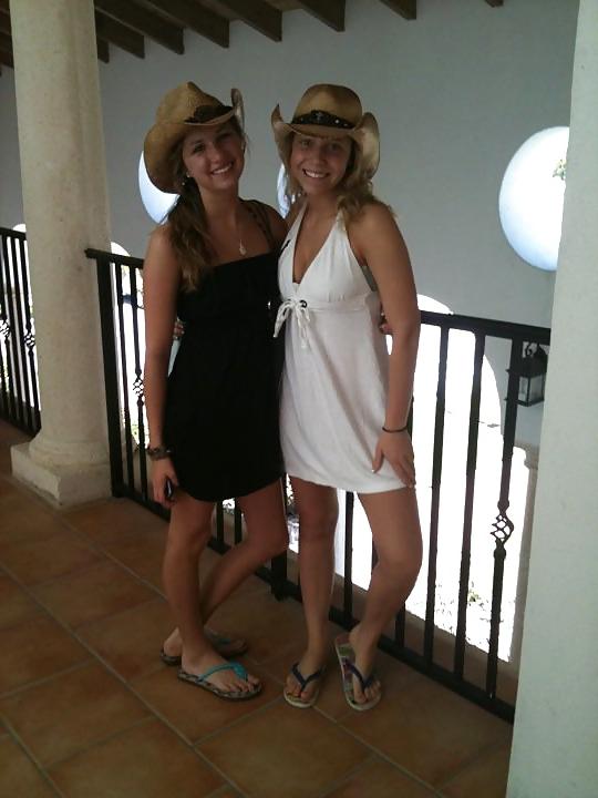25P Hot amateur babes all dressed up and looking hot