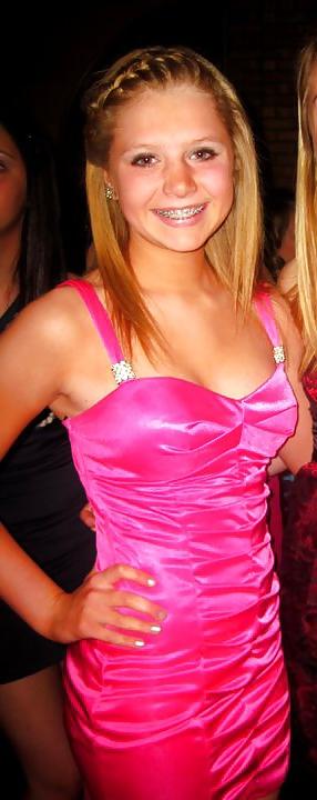25P Hot amateur babes all dressed up and looking hot