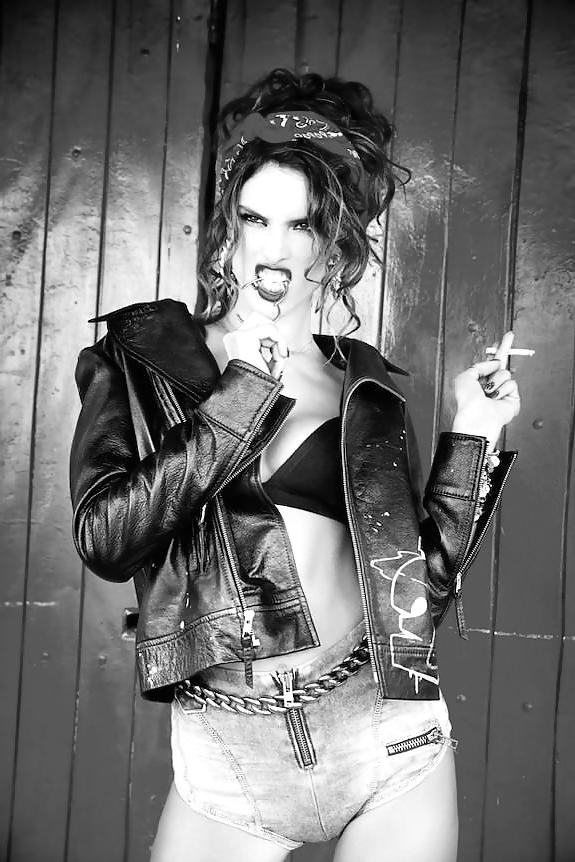 25P Smoking Sexy 13