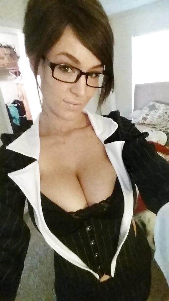 25P Busty and Tight Babes
