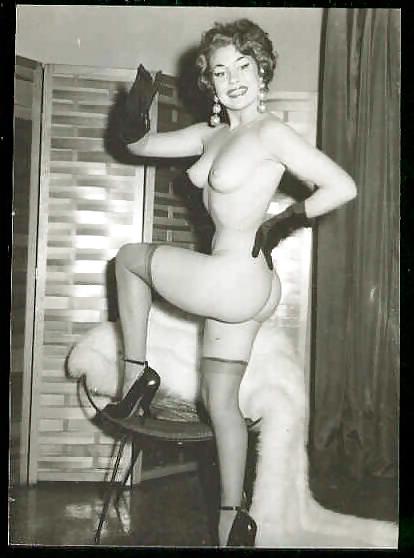 23P Nylons no garter belt