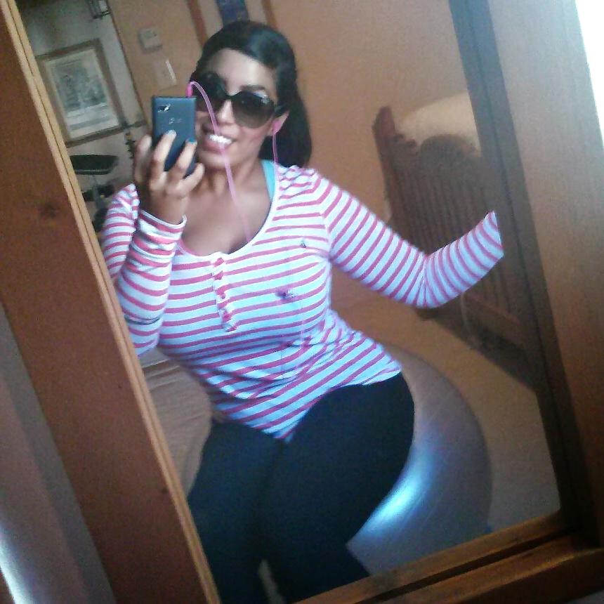 25P Beurette rebeu arabe avec des enormes boobs busty arab