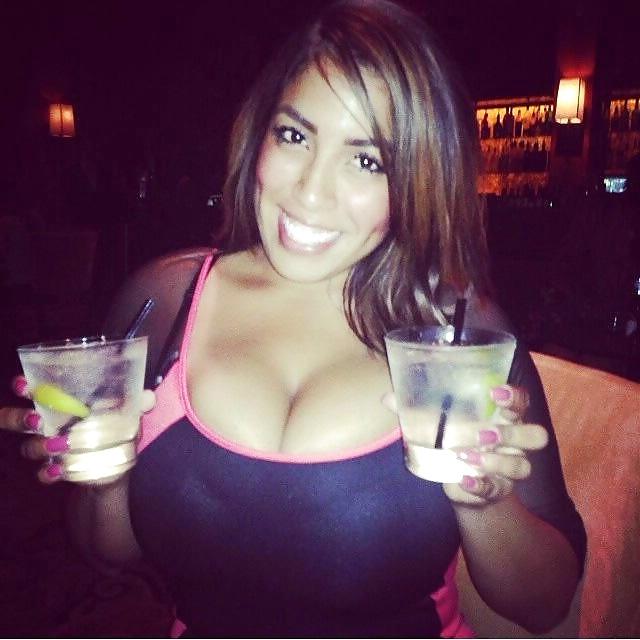 25P Beurette rebeu arabe avec des enormes boobs busty arab