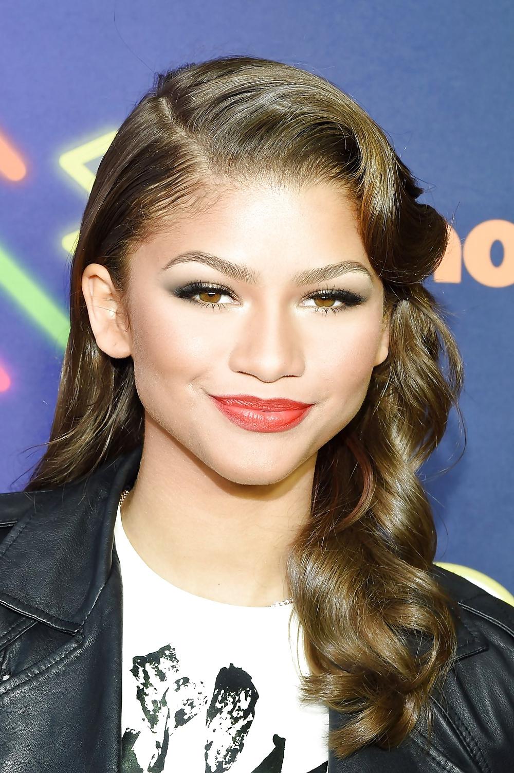 22P Zendaya Coleman - Tight Ebony Teen to Fuck