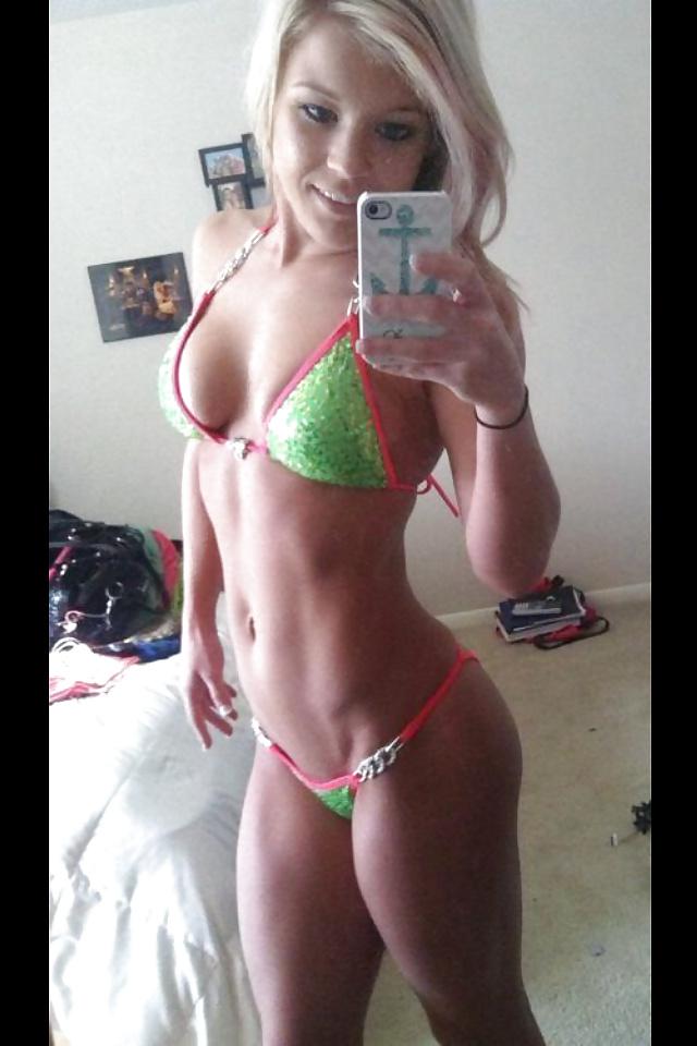 25P Hot Hardbodies and Babes