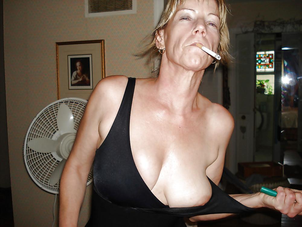 21P Smoking slut