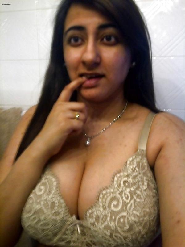 11P Indian wifes shelfie