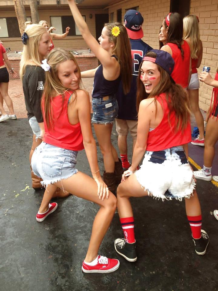 25P Sexy U of A college sorority sluts II, which would you fuck?