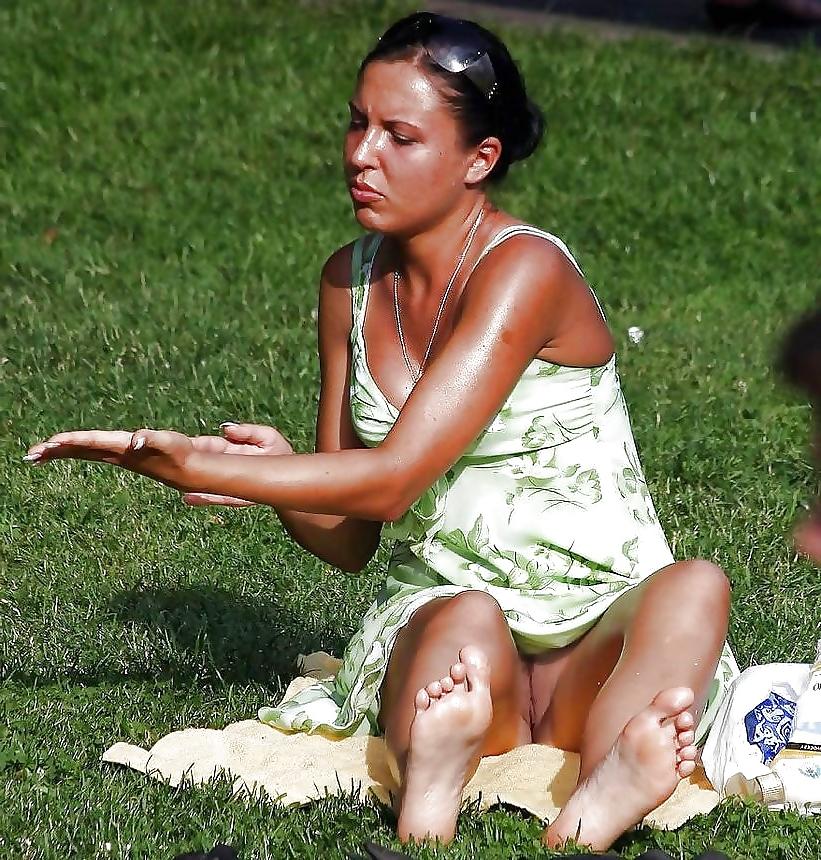 25P Upskirt babes 2