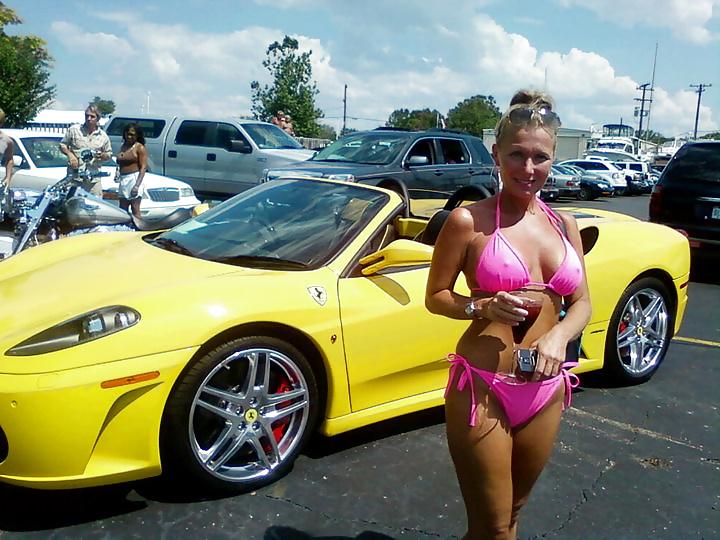 16P MILF Slut Wife Michele shows off her bikinis