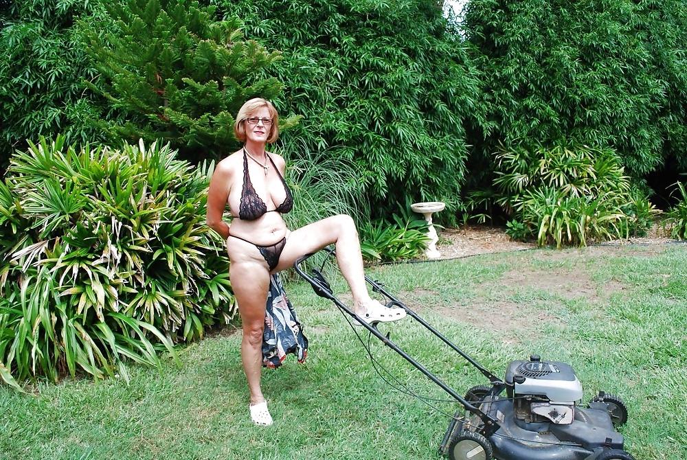 7P Poses Cutting Grass