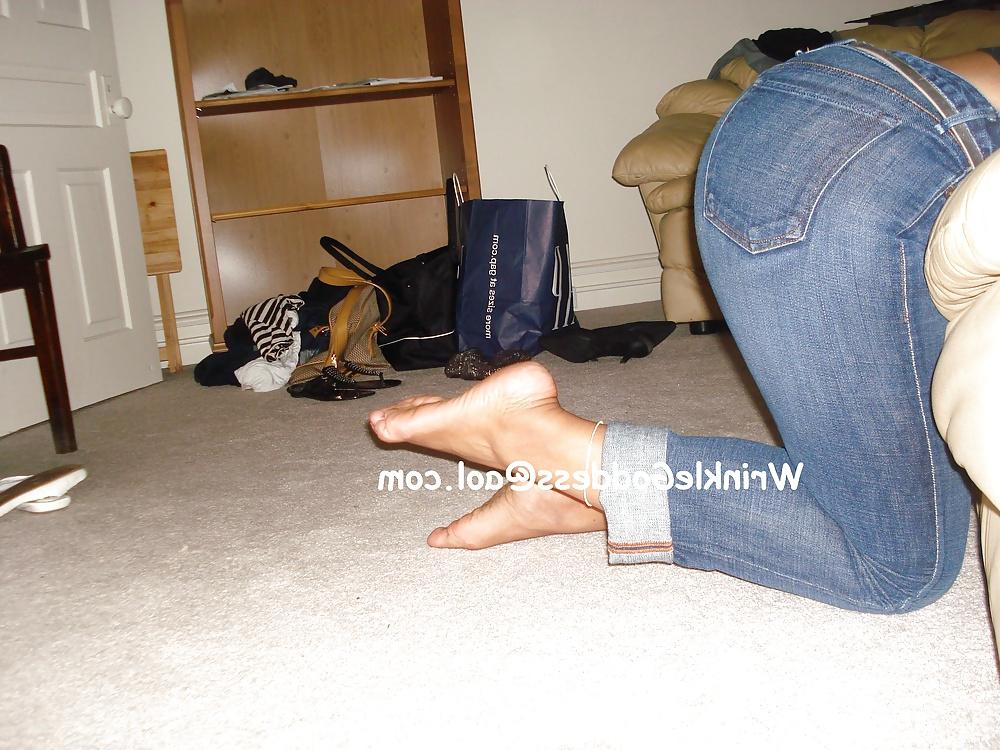 18P Sexy Ebony Feet
