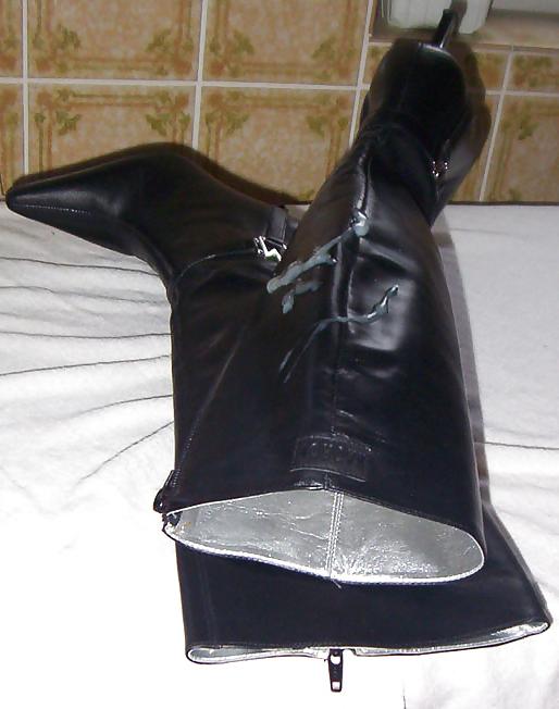 10P Fucking leather boots