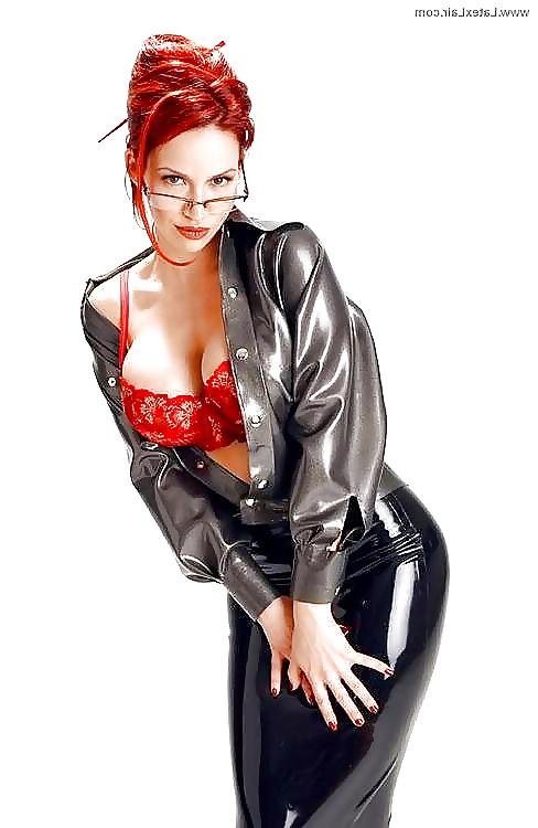 25P My favorite latex , leather and boots 18