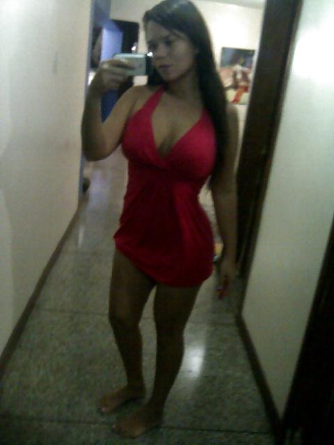 25P Sexy brunette with big boobs and luscious
