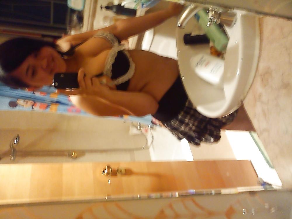 11P Indonesian maid in hong kong