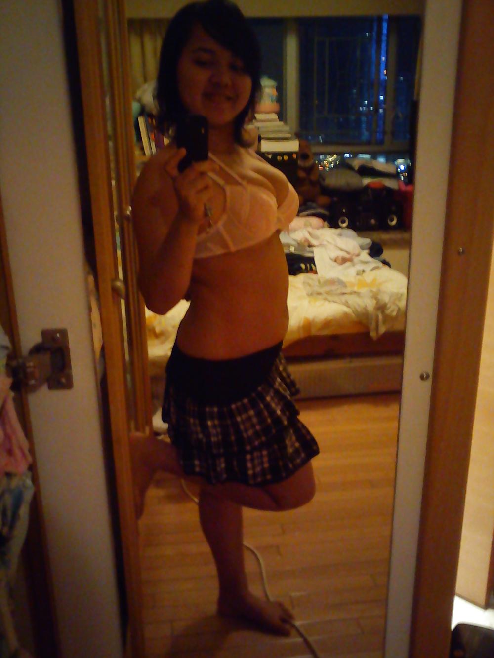 11P Indonesian maid in hong kong