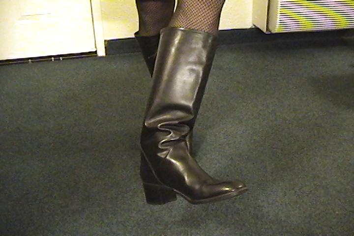 25P Wearing sexy boots while having some fun