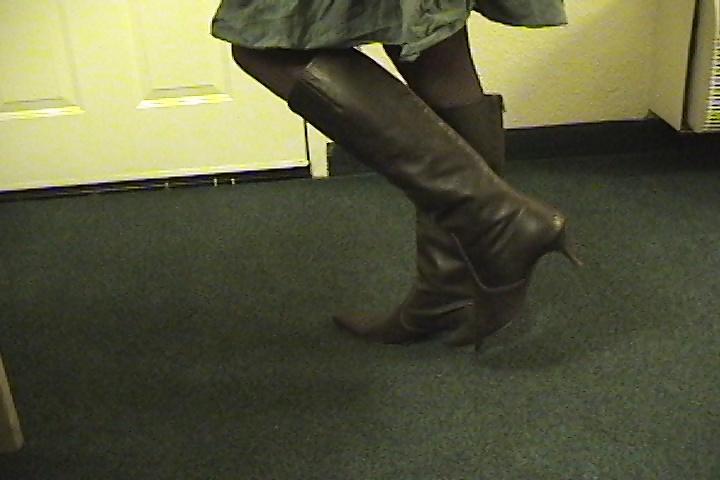 25P Wearing sexy boots while having some fun