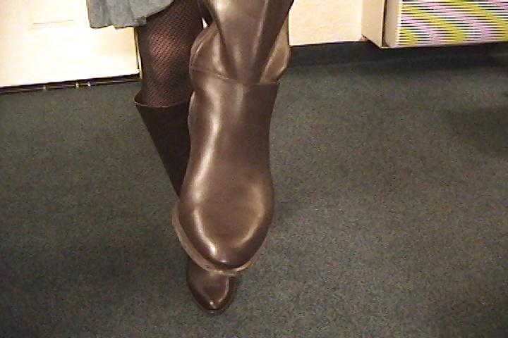 25P Wearing sexy boots while having some fun