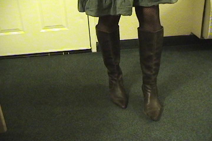 25P Wearing sexy boots while having some fun