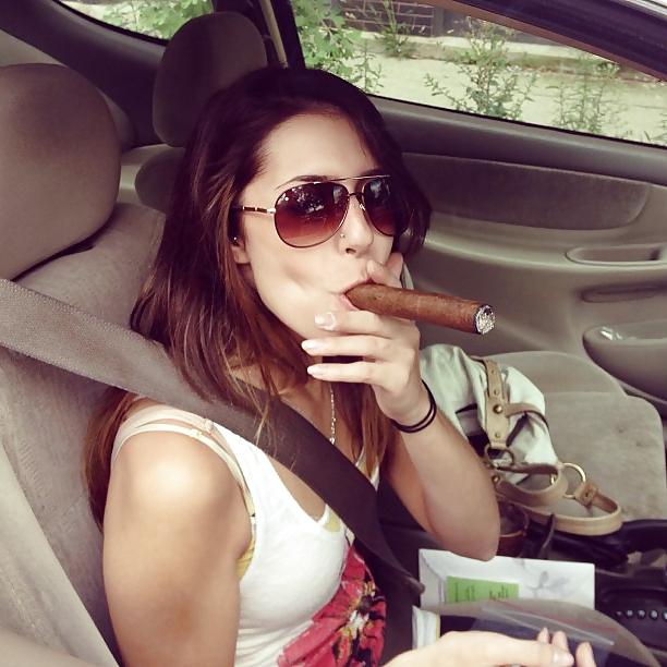 25P Smoking Babes - Thick Fat Cigar Divas