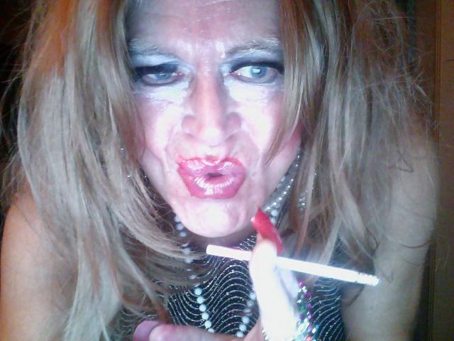 7P Big boobies and smoking gurl