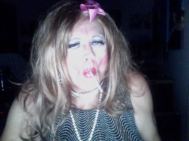 7P Big boobies and smoking gurl