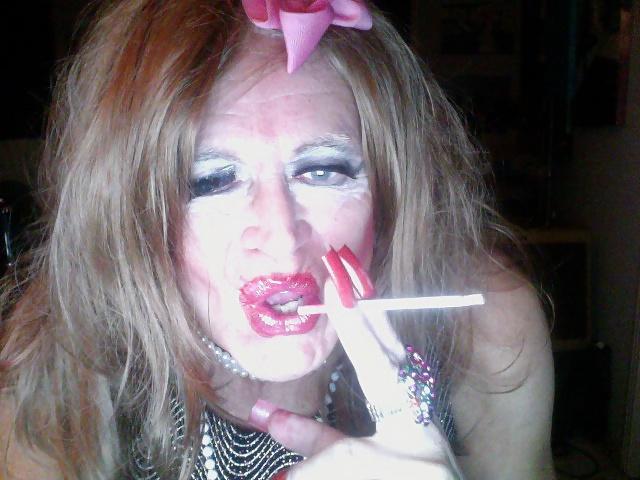 7P Big boobies and smoking gurl