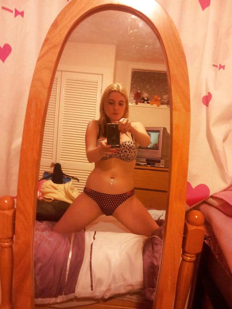 11P Cellphone hottie 