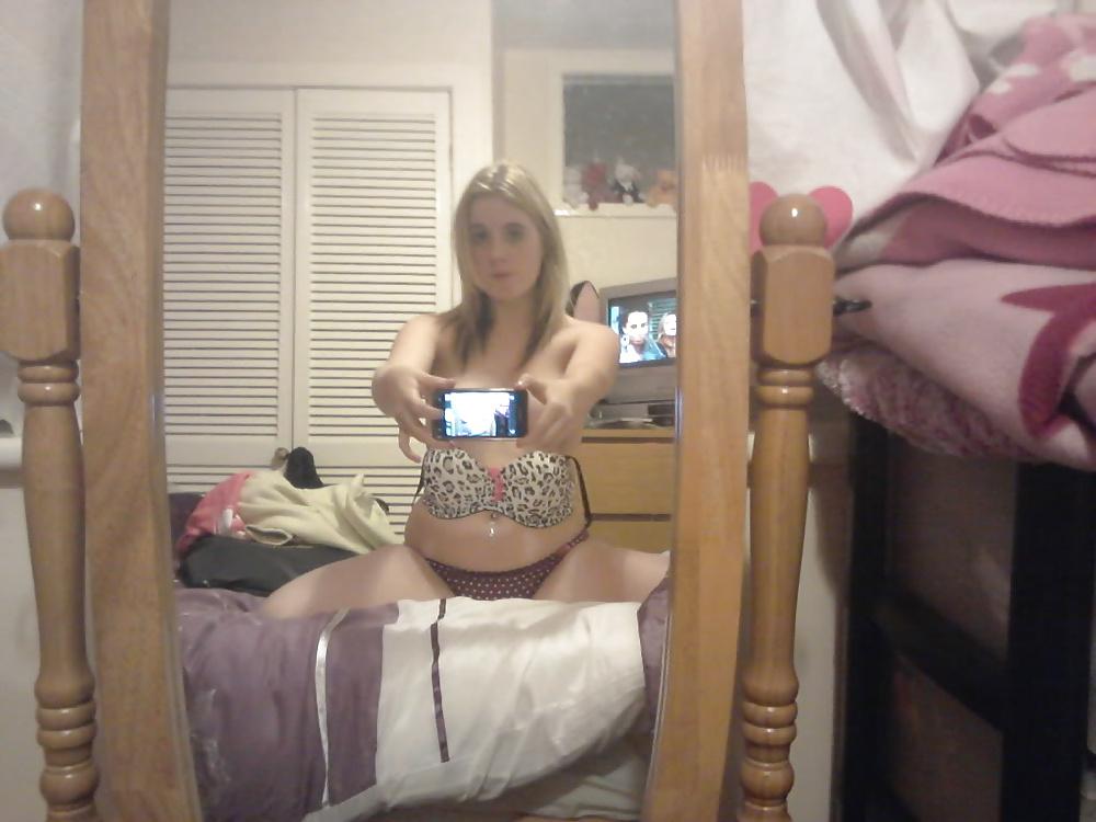 11P Cellphone hottie 