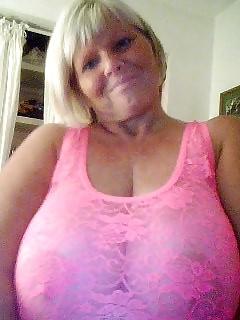 25P Mature women with big tits 