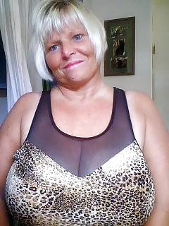 25P Mature women with big tits 