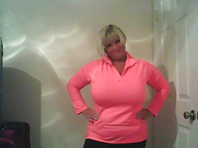 25P Mature women with big tits 