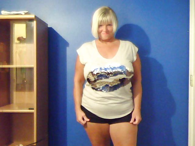25P Mature women with big tits 
