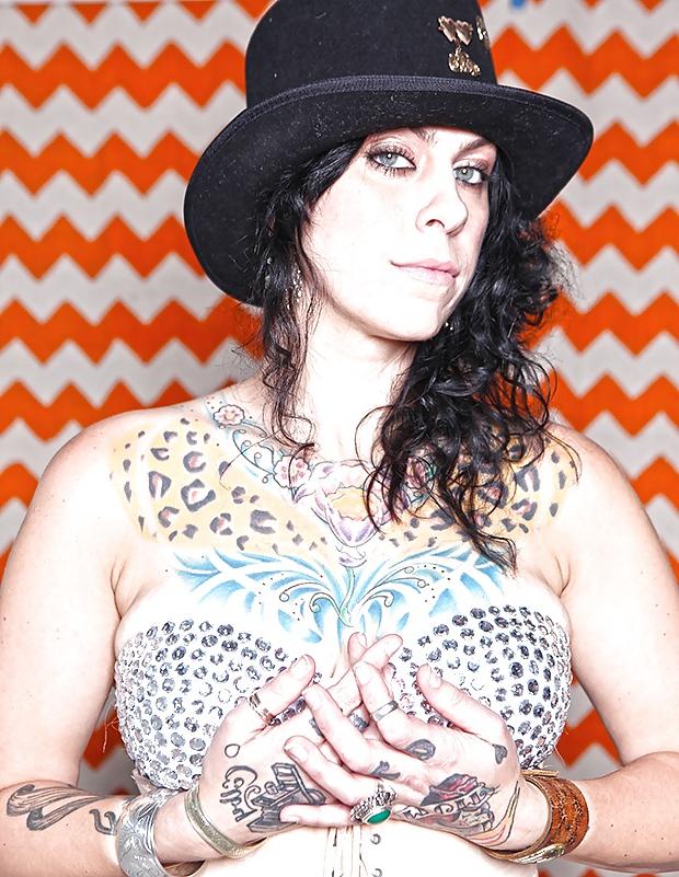 25P American Pickers Danielle